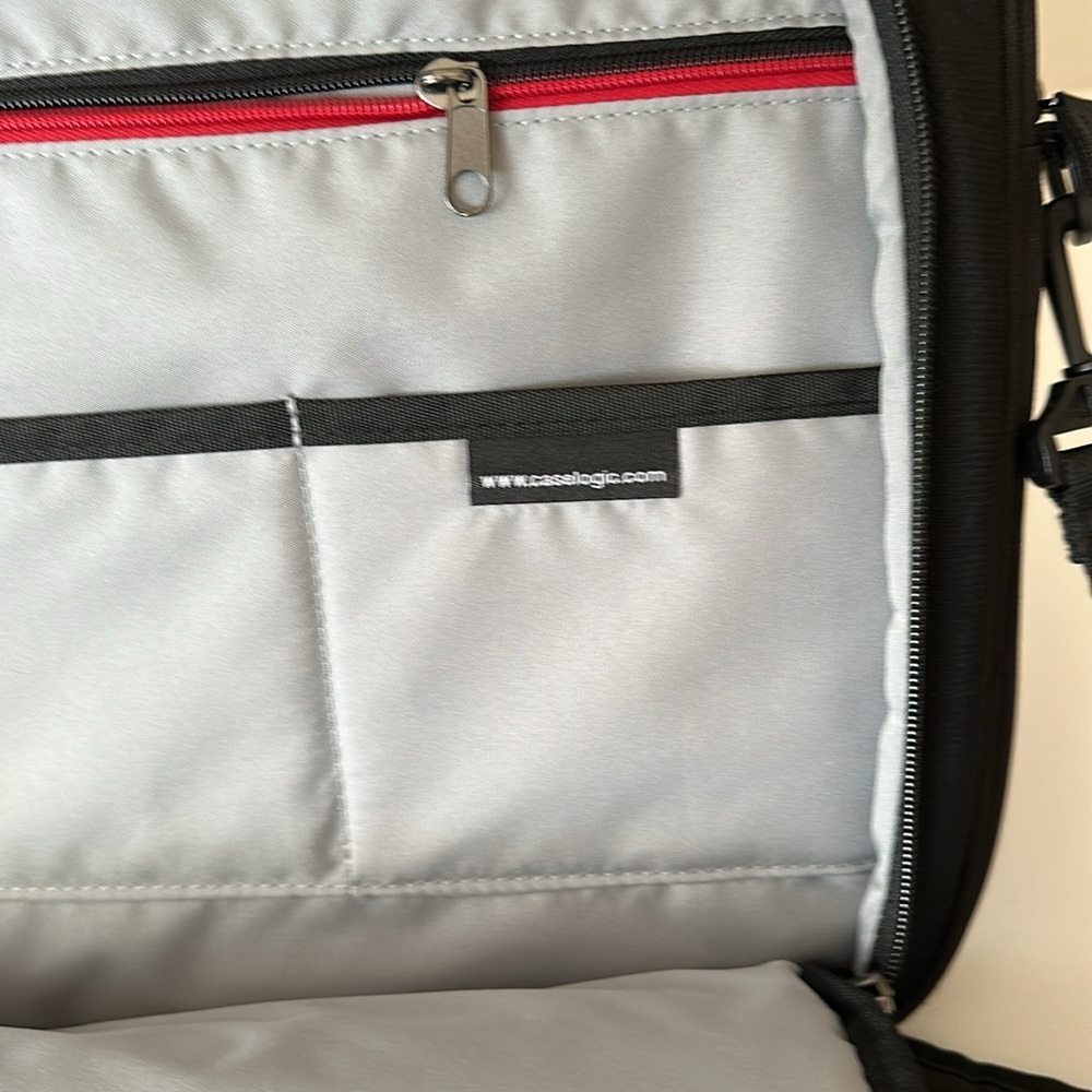 Laptop Case Logic Stylish Black Bag with Shoulder Strap - Picture 11 of 17